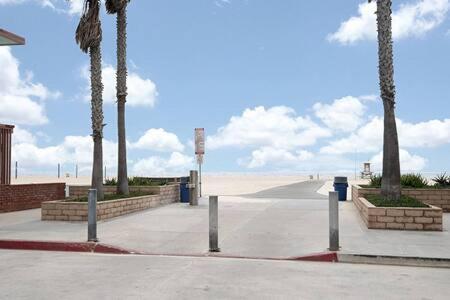 הוילה ניופורט ביץ' Awesome 3Br 1 Block To Ocean Fast Wifi C1 מראה חיצוני תמונה