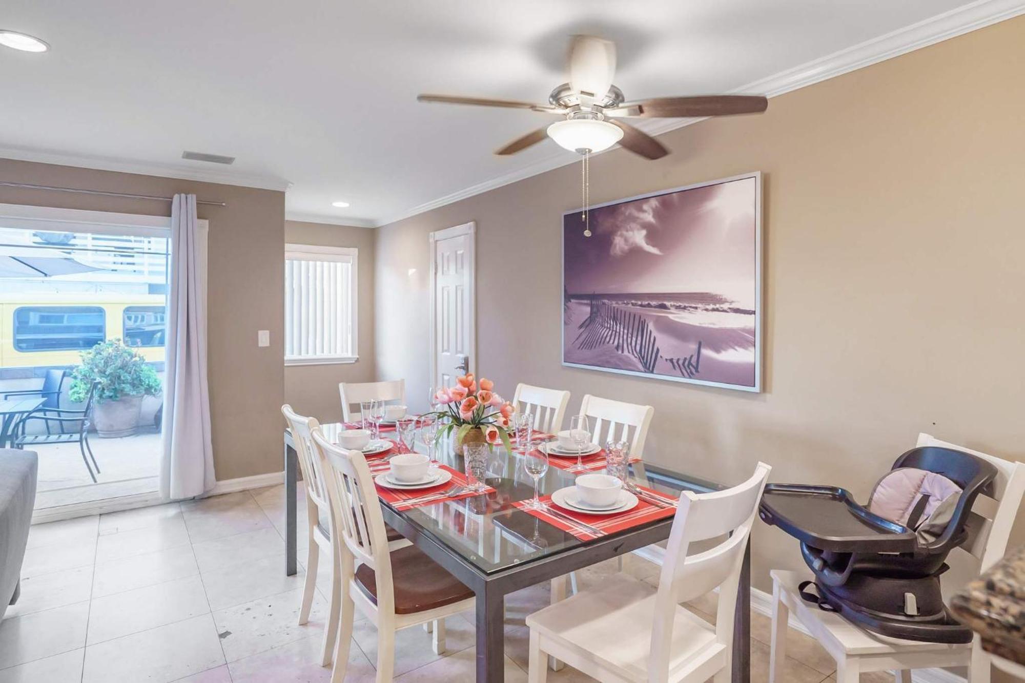 הוילה ניופורט ביץ' Awesome 3Br 1 Block To Ocean Fast Wifi C1 מראה חיצוני תמונה