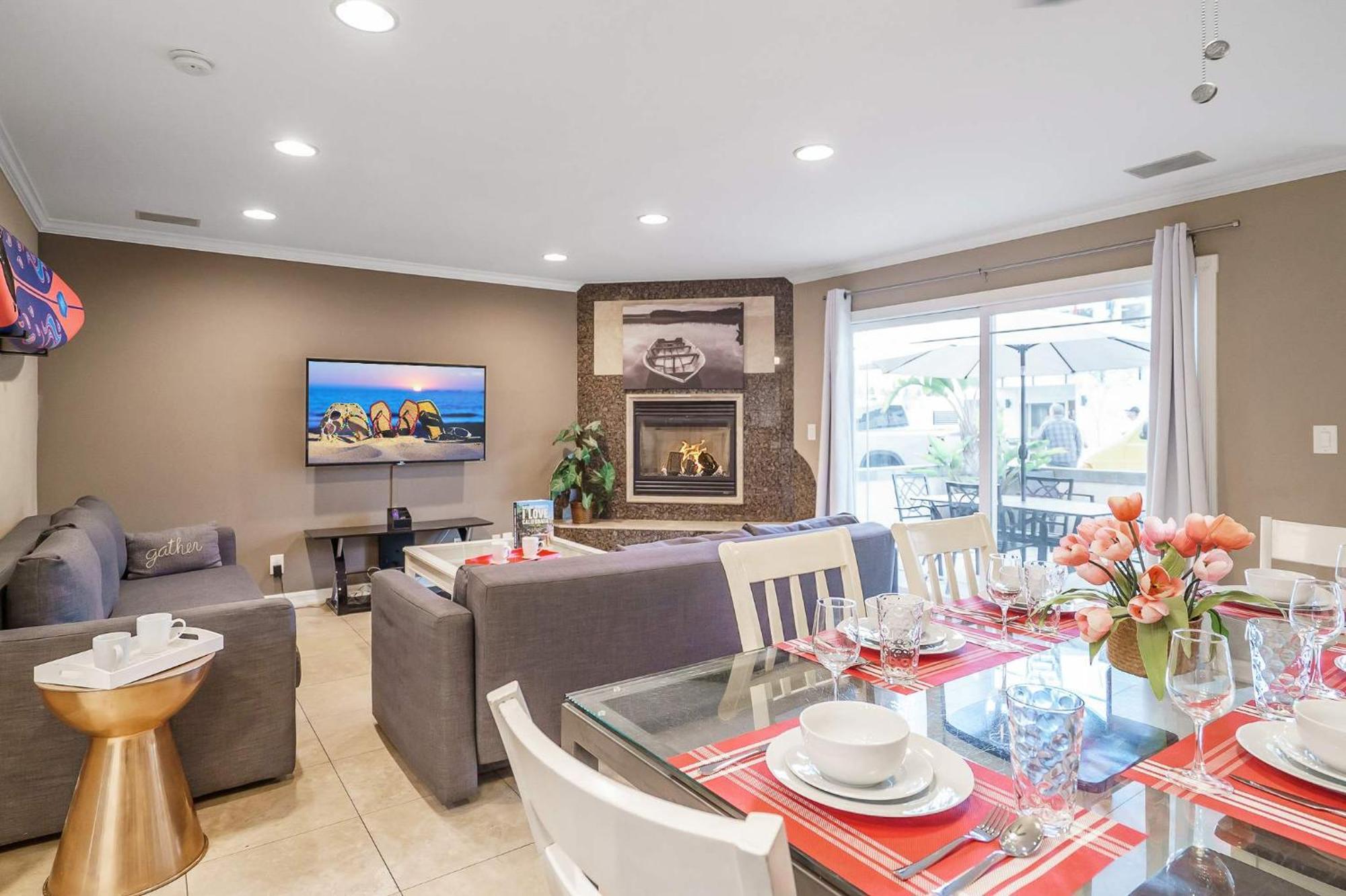 הוילה ניופורט ביץ' Awesome 3Br 1 Block To Ocean Fast Wifi C1 מראה חיצוני תמונה