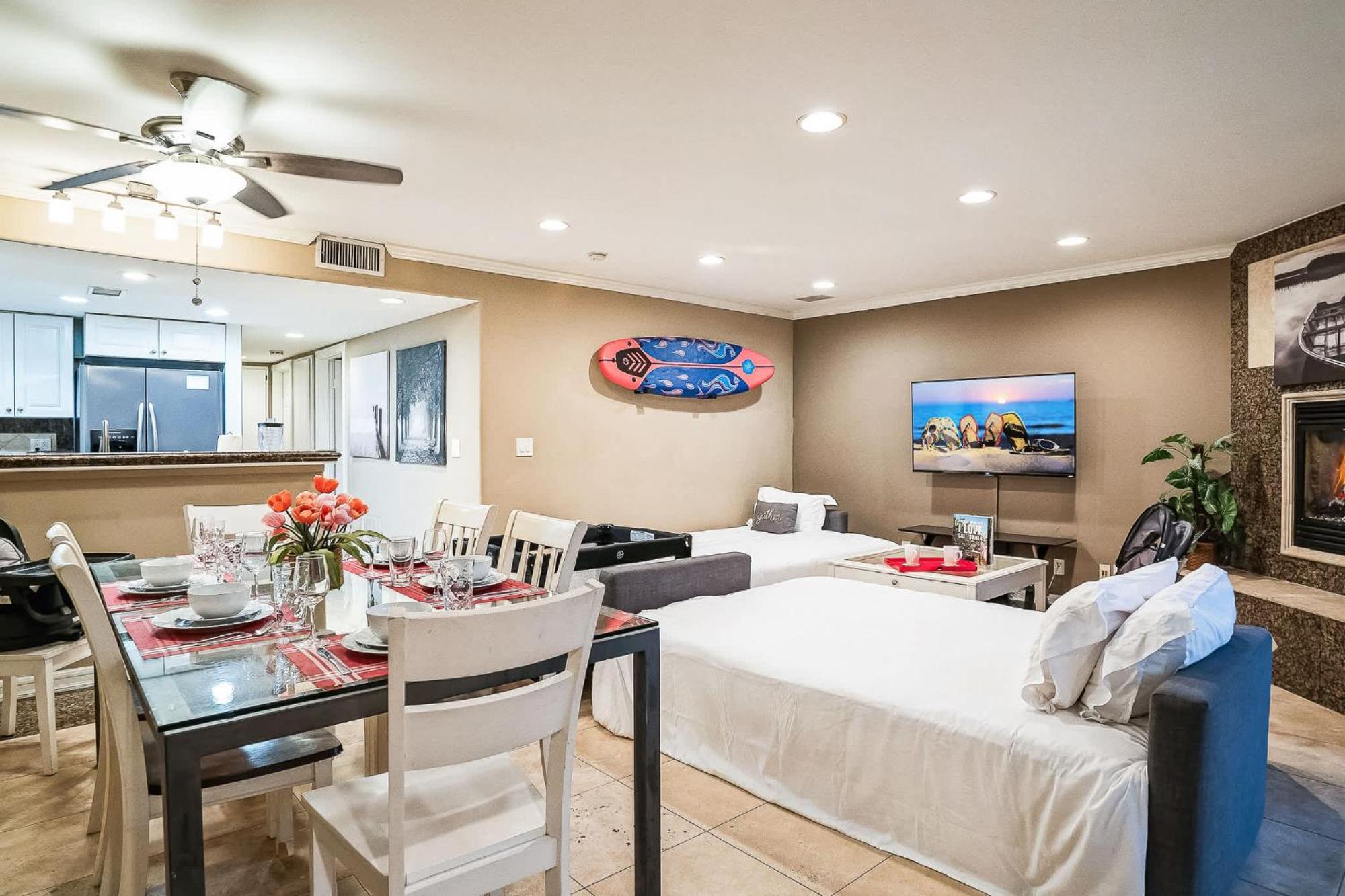 הוילה ניופורט ביץ' Awesome 3Br 1 Block To Ocean Fast Wifi C1 מראה חיצוני תמונה