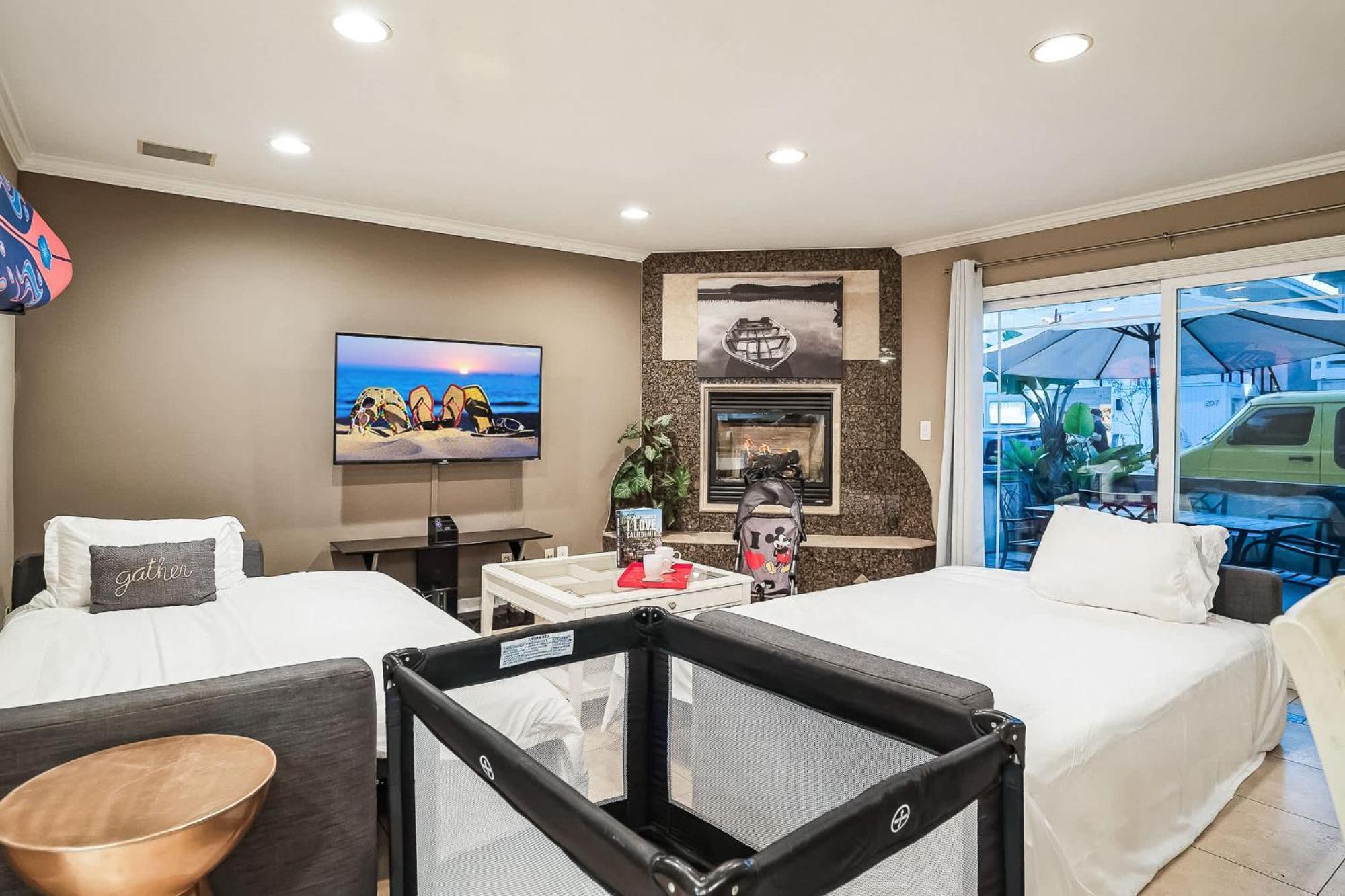 הוילה ניופורט ביץ' Awesome 3Br 1 Block To Ocean Fast Wifi C1 מראה חיצוני תמונה